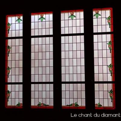 Baie vitree vitrail rectangle bordure decorative lyon 69001
