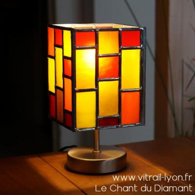 Lampe vitrail verre orange rouge et jaune creation