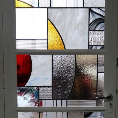 vitrail contemporain d'inspiration art-déco, création de Marion Rusconi