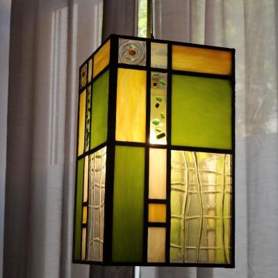 Luminaire en vitrail piece en fusing verre jaune vert blanc creation de marion rusconi a l atelier le chant du diamant a lyon 69004 rhone