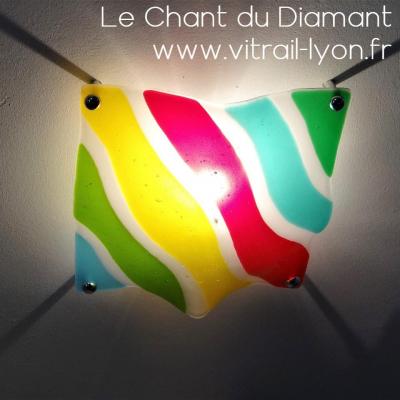 Luminaire plafonnier en fusing verres multicolors cree a l atelier le chant du diamant par marion rusconi a lyon rhone